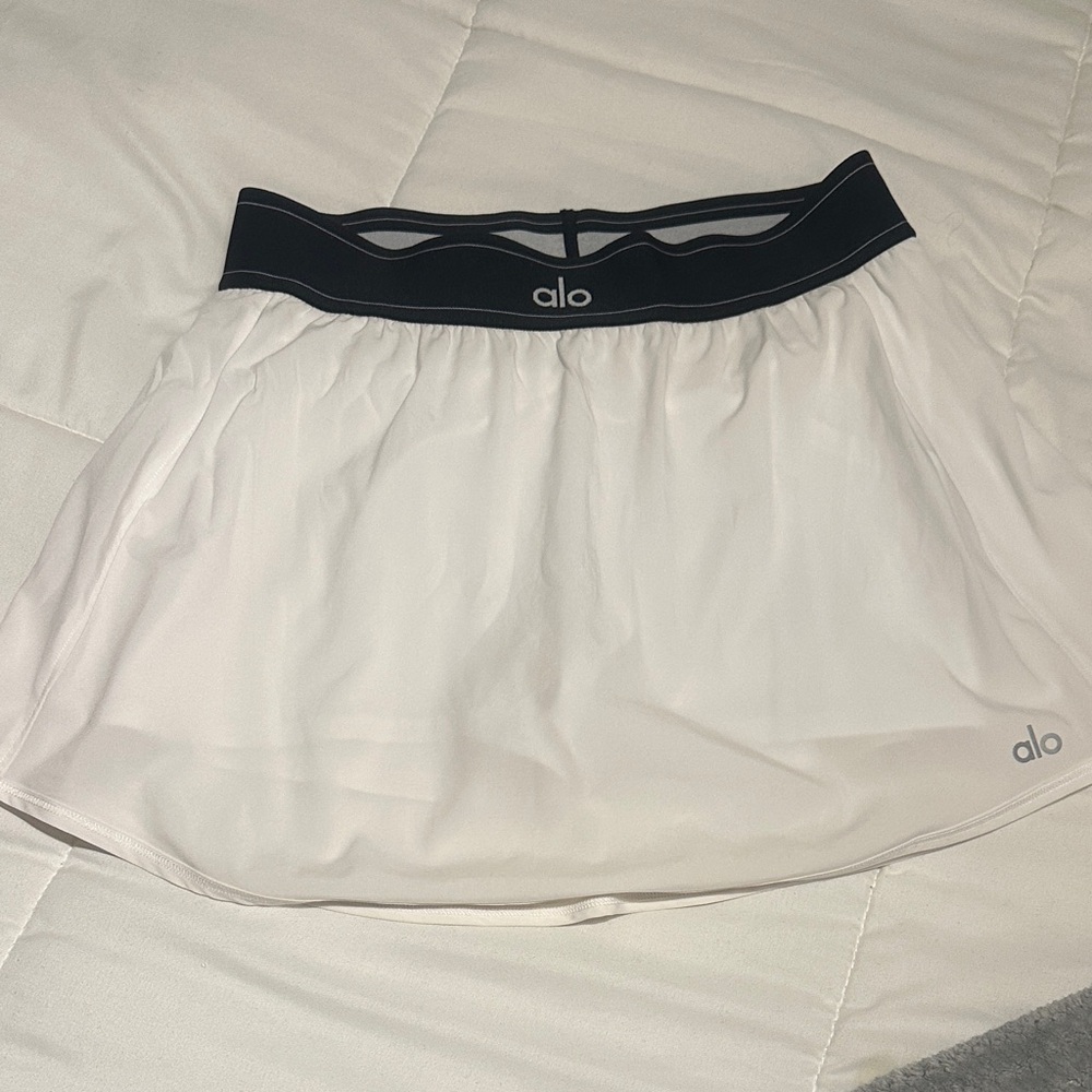 ALO Yoga White and Black Skirt